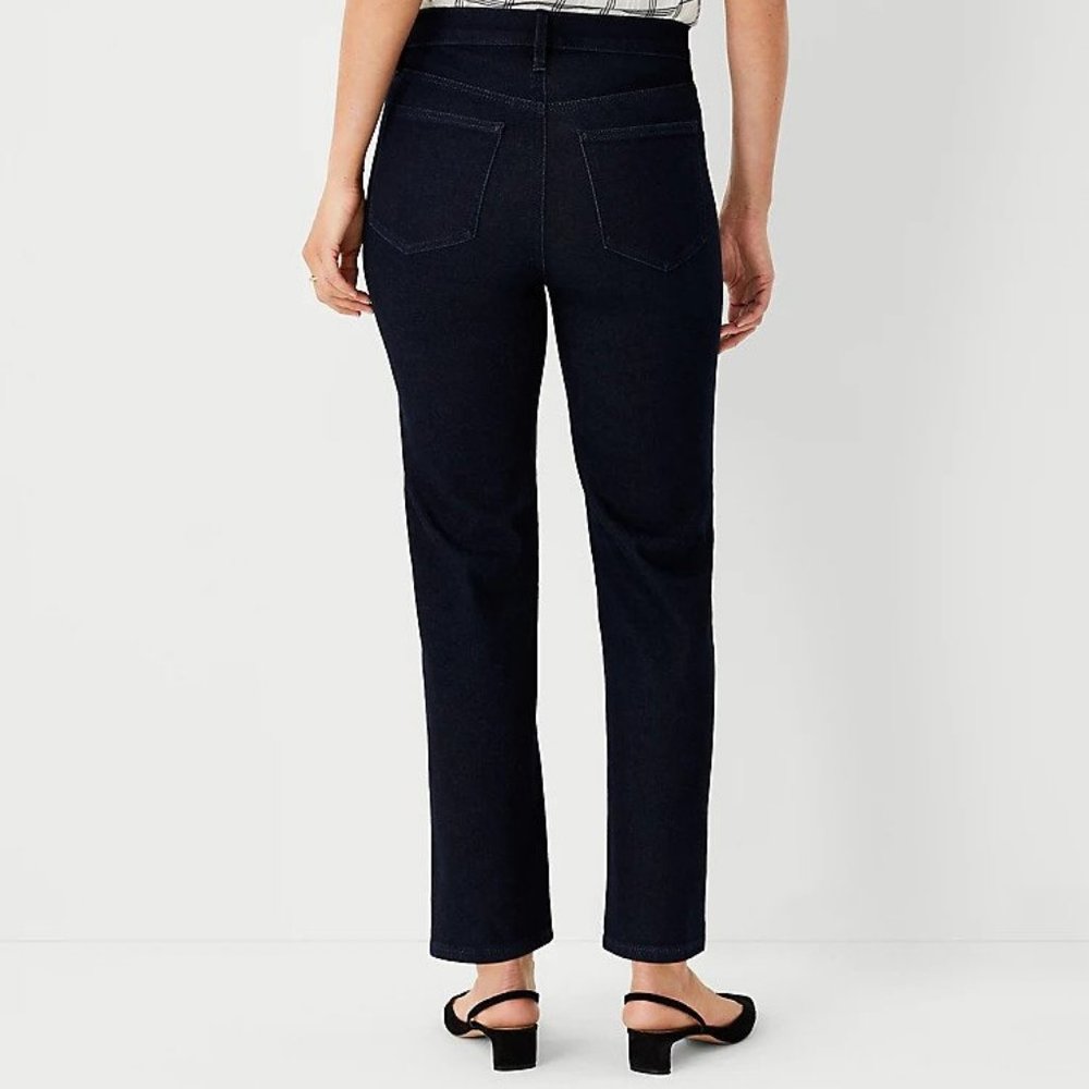 Ann Taylor Petite Sculpting Pocket High Rise Straight Jeans in Black, Size 4P